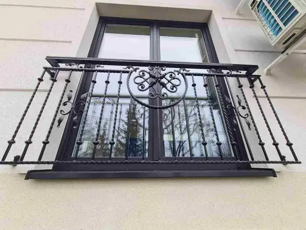 Balustrady zewnętrzne kute — realizacja 106, Kowalstwo Artystyczne Marek Mida