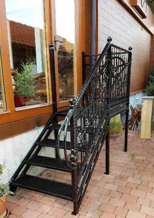 Balustrady zewnętrzne kute — realizacja 113, Kowalstwo Artystyczne Marek Mida