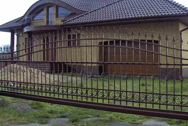 Bramy wjazdowe kute — realizacja 12, Kowalstwo Artystyczne Marek Mida