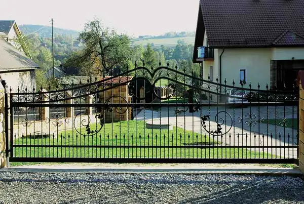 Bramy wjazdowe kute — realizacja 13, Kowalstwo Artystyczne Marek Mida