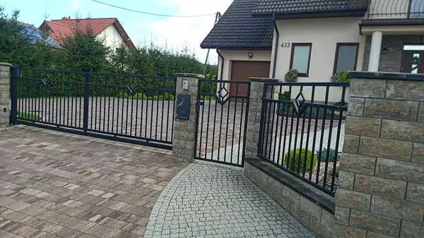 Bramy wjazdowe kute — realizacja 15, Kowalstwo Artystyczne Marek Mida