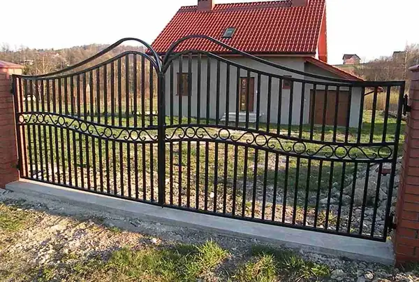 Bramy wjazdowe kute — realizacja 16, Kowalstwo Artystyczne Marek Mida