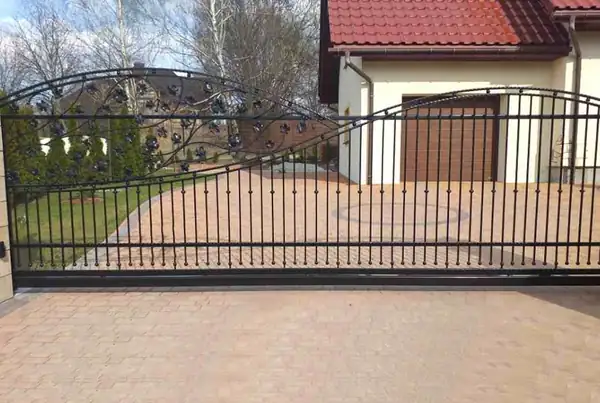 Bramy wjazdowe kute — realizacja 18, Kowalstwo Artystyczne Marek Mida