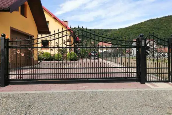 Bramy wjazdowe kute — realizacja 21, Kowalstwo Artystyczne Marek Mida