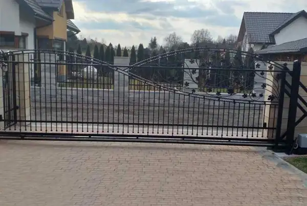 Bramy wjazdowe kute — realizacja 22, Kowalstwo Artystyczne Marek Mida