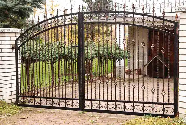 Bramy wjazdowe kute — realizacja 25, Kowalstwo Artystyczne Marek Mida