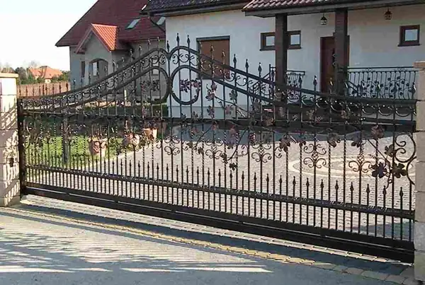 Bramy wjazdowe kute — realizacja 29, Kowalstwo Artystyczne Marek Mida