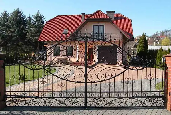 Bramy wjazdowe kute — realizacja 33, Kowalstwo Artystyczne Marek Mida