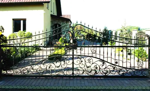 Bramy wjazdowe kute — realizacja 38, Kowalstwo Artystyczne Marek Mida