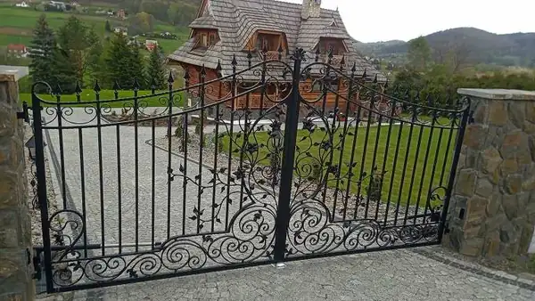 Bramy wjazdowe kute — realizacja 41, Kowalstwo Artystyczne Marek Mida