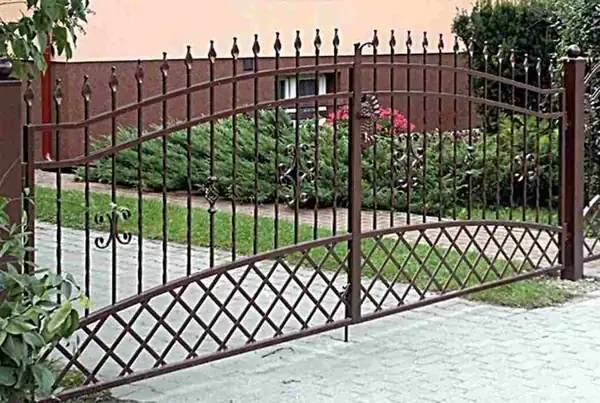 Bramy wjazdowe kute — realizacja 42, Kowalstwo Artystyczne Marek Mida