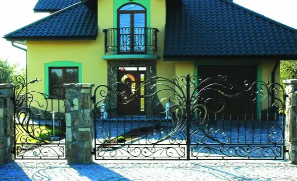 Bramy wjazdowe kute — realizacja 43, Kowalstwo Artystyczne Marek Mida