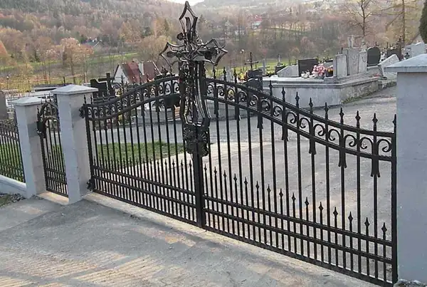 Bramy wjazdowe kute — realizacja 44, Kowalstwo Artystyczne Marek Mida