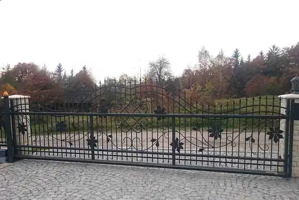 Bramy wjazdowe kute — realizacja 48, Kowalstwo Artystyczne Marek Mida