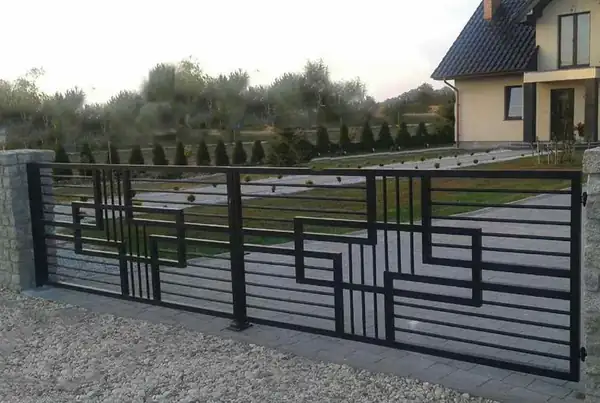 Bramy wjazdowe kute — realizacja 52, Kowalstwo Artystyczne Marek Mida