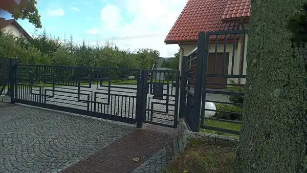Bramy wjazdowe kute — realizacja 53, Kowalstwo Artystyczne Marek Mida