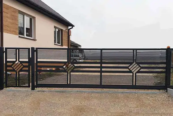 Bramy wjazdowe kute — realizacja 60, Kowalstwo Artystyczne Marek Mida