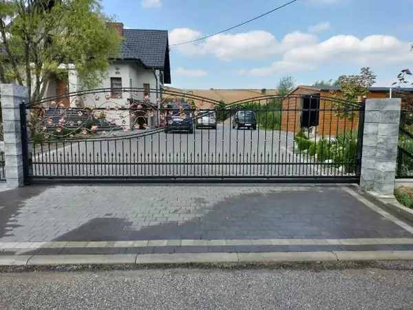 Bramy wjazdowe kute — realizacja 65, Kowalstwo Artystyczne Marek Mida