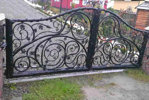 Bramy wjazdowe kute — realizacja 84, Kowalstwo Artystyczne Marek Mida