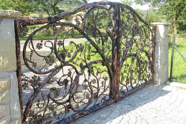 Bramy wjazdowe kute — realizacja 85, Kowalstwo Artystyczne Marek Mida