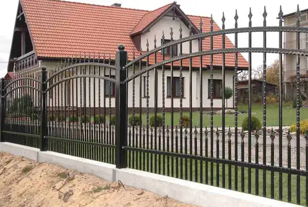 Segmenty ogrodzeniowe kute — realizacja 2, Kowalstwo Artystyczne Marek Mida