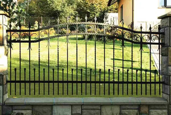 Segmenty ogrodzeniowe kute — realizacja 22, Kowalstwo Artystyczne Marek Mida