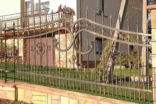 Segmenty ogrodzeniowe kute — realizacja 29, Kowalstwo Artystyczne Marek Mida