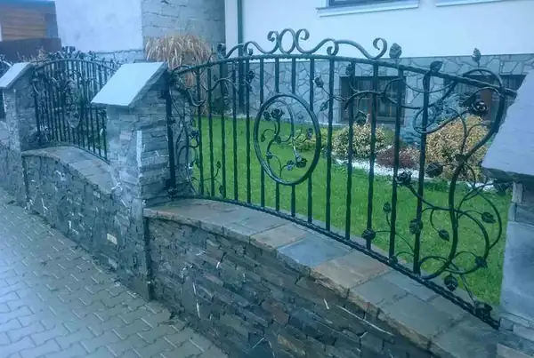 Segmenty ogrodzeniowe kute — realizacja 72, Kowalstwo Artystyczne Marek Mida