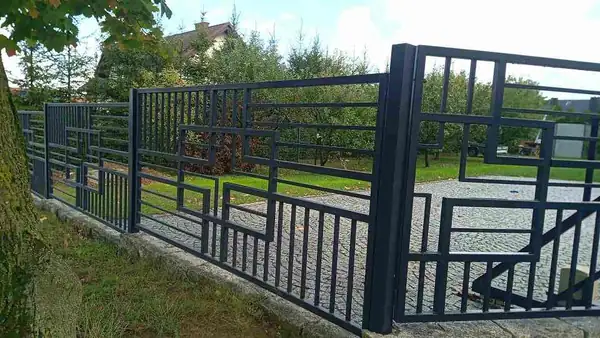 Segmenty ogrodzeniowe kute — realizacja 83, Kowalstwo Artystyczne Marek Mida