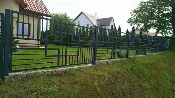 Segmenty ogrodzeniowe kute — realizacja 84, Kowalstwo Artystyczne Marek Mida